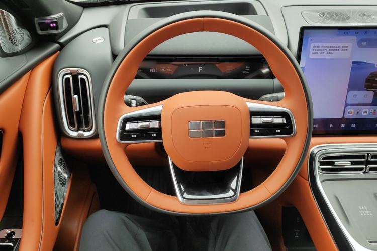 Used Geely Galaxy M9 2025 Model 210km Four-Wheel-Drive Leading Edition Steering Wheel