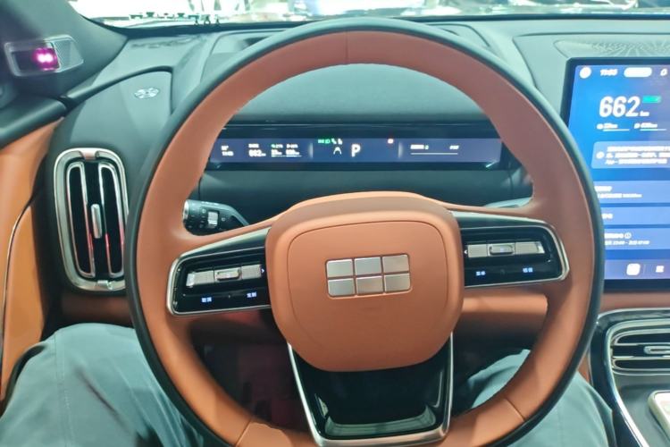 Used Geely Galaxy M9 2025 Model 210km Four-Wheel-Drive Leading Edition Steering Wheel