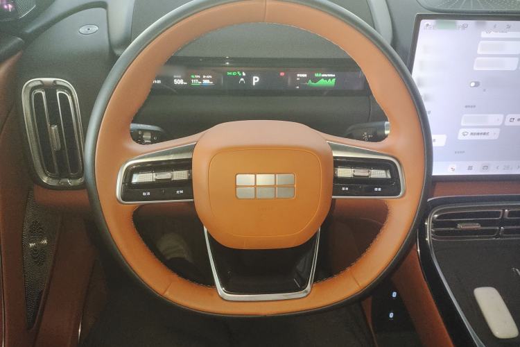 Used Geely Galaxy M9 2025 Model 210km Four-Wheel-Drive Leading Edition Steering Wheel