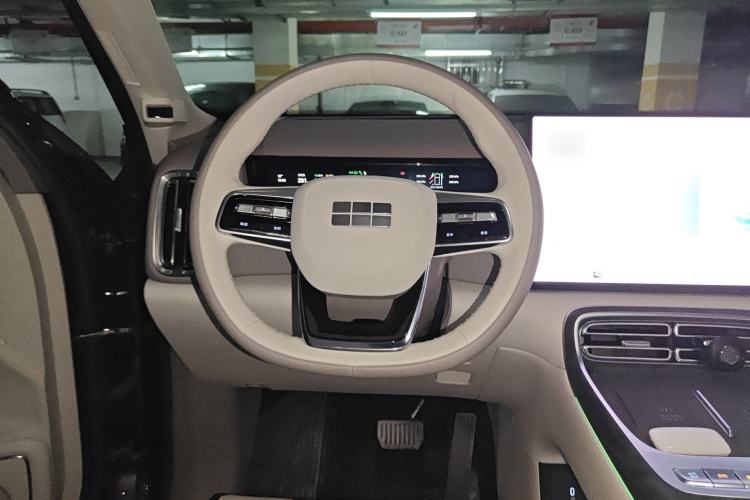 Used Geely Galaxy M9 2025 Model 210km Four-Wheel-Drive Leading Edition Steering Wheel