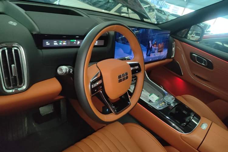Used Geely Galaxy M9 2025 Model 210km Four-Wheel-Drive Leading Edition Steering Wheel