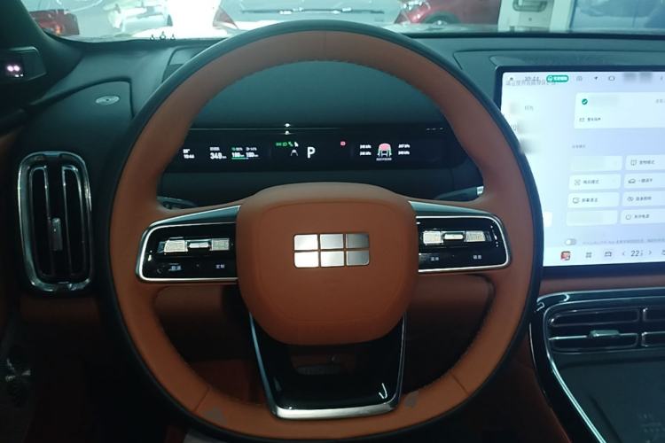 Used Geely Galaxy M9 2025 Model 210km Four-Wheel-Drive Leading Edition Steering Wheel