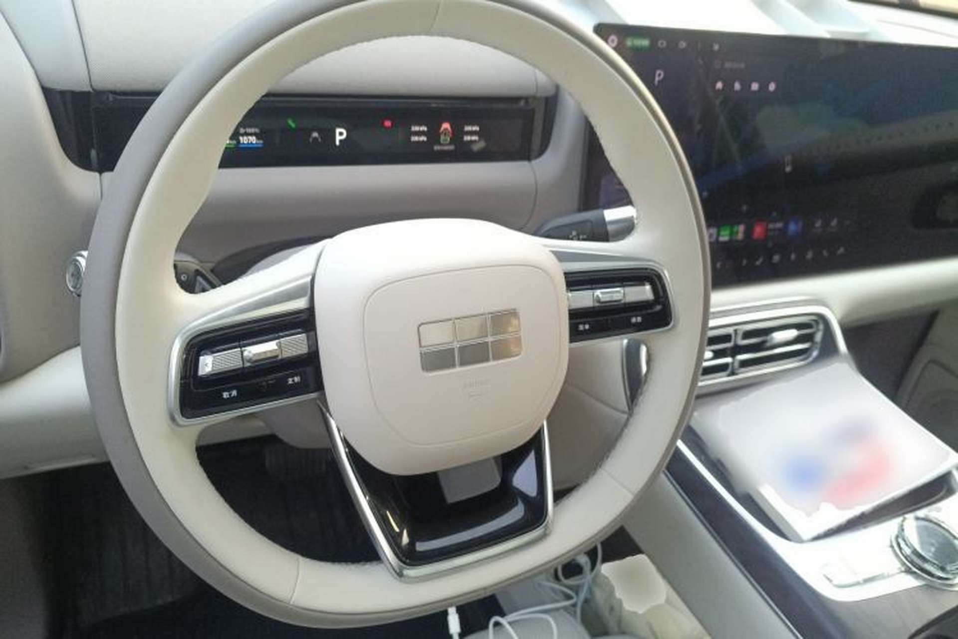 Used Geely Galaxy M9 2025 Model 230km Two-Wheel-Drive Exploration Edition Steering Wheel