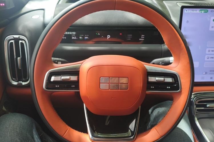 Used Geely Galaxy M9 2025 Model 210km Four-Wheel-Drive Leading Edition Steering Wheel