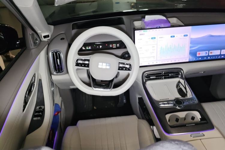Used Geely Galaxy M9 2025 Model 210km Four-Wheel-Drive Leading Edition Steering Wheel