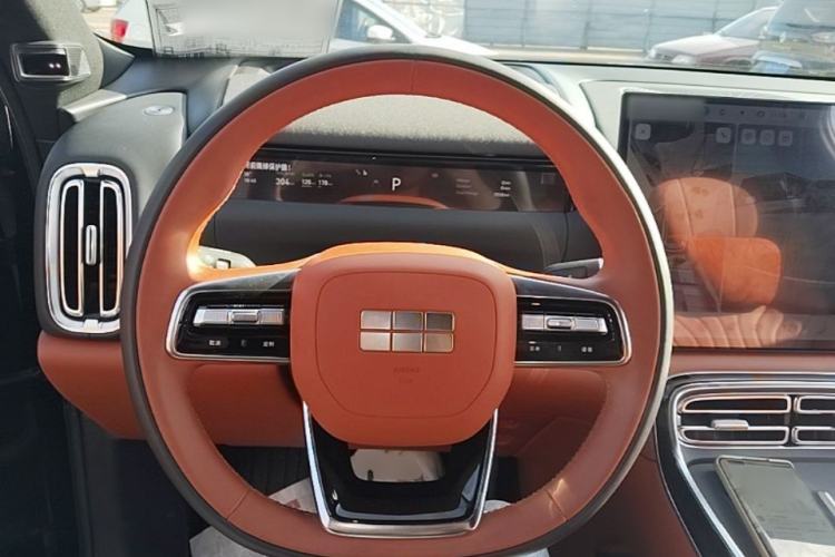 Used Geely Galaxy M9 2025 Model 210km Four-Wheel-Drive Leading Edition Steering Wheel