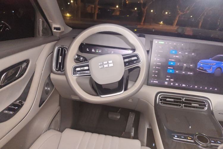 Used Geely Galaxy M9 2025 Model 230km Two-Wheel-Drive Long-Distance Edition Steering Wheel