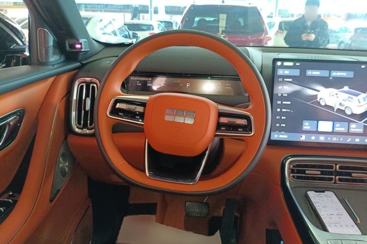 Used Geely Galaxy M9 2025 Model 100km Two-Wheel-Drive Smart Navigation Edition Steering Wheel
