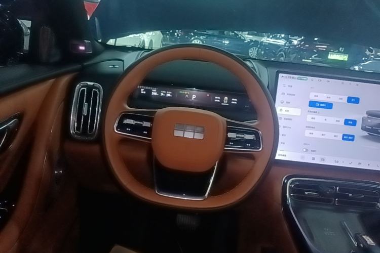 Used Geely Galaxy M9 2025 Model 230km Two-Wheel-Drive Exploration Edition Steering Wheel