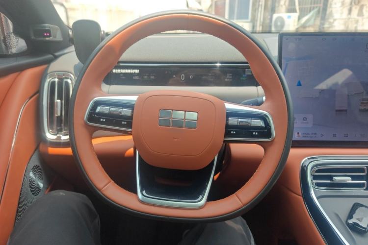 Used Geely Galaxy M9 2025 Model 230km Two-Wheel-Drive Exploration Edition Steering Wheel