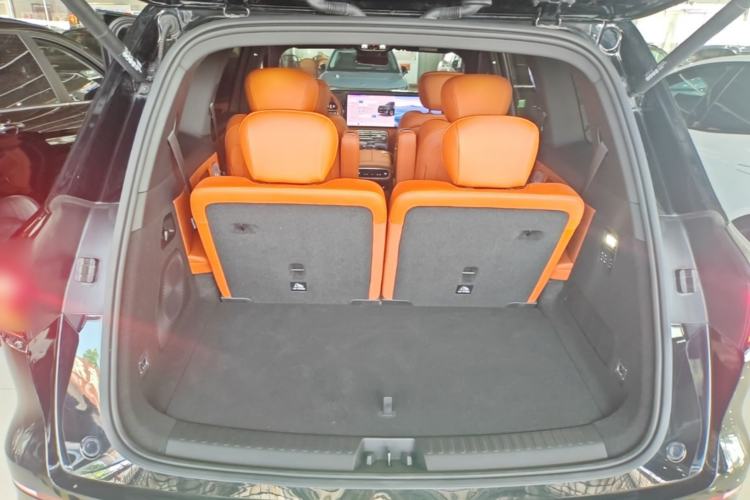 Used Geely Galaxy M9 2025 Model 210km Four-Wheel-Drive Leading Edition Trunk