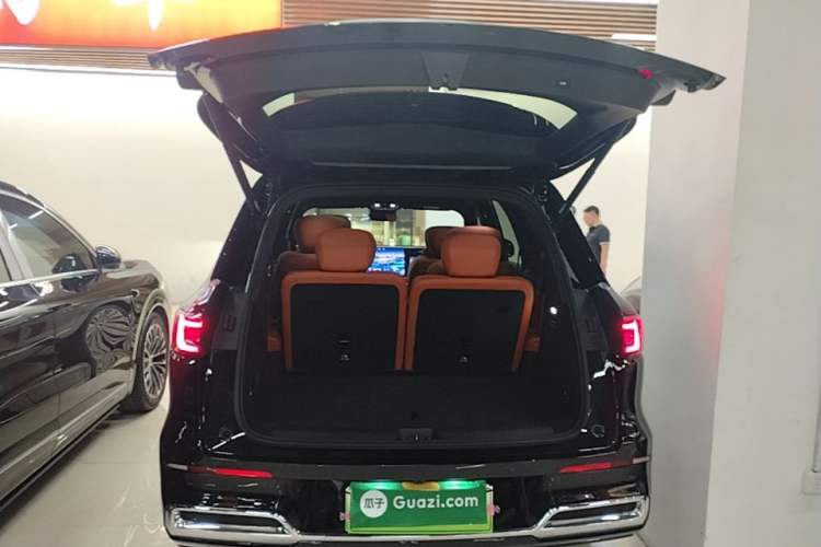 Used Geely Galaxy M9 2025 Model 210km Four-Wheel-Drive Leading Edition Trunk