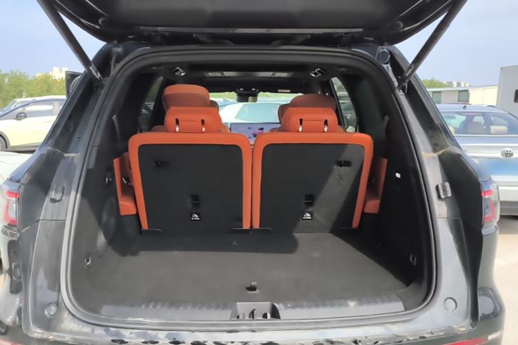 Used Geely Galaxy M9 2025 Model 210km Four-Wheel-Drive Leading Edition Trunk