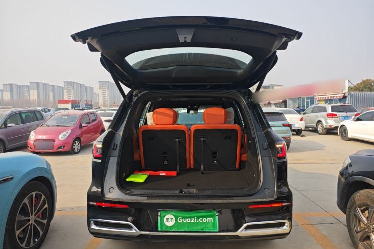 Used Geely Galaxy M9 2025 Model 230km Two-Wheel-Drive Smart Navigation Edition Trunk