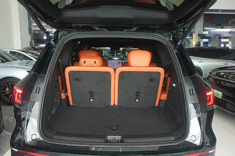 Used Geely Galaxy M9 2025 Model 210km Four-Wheel-Drive Leading Edition Trunk