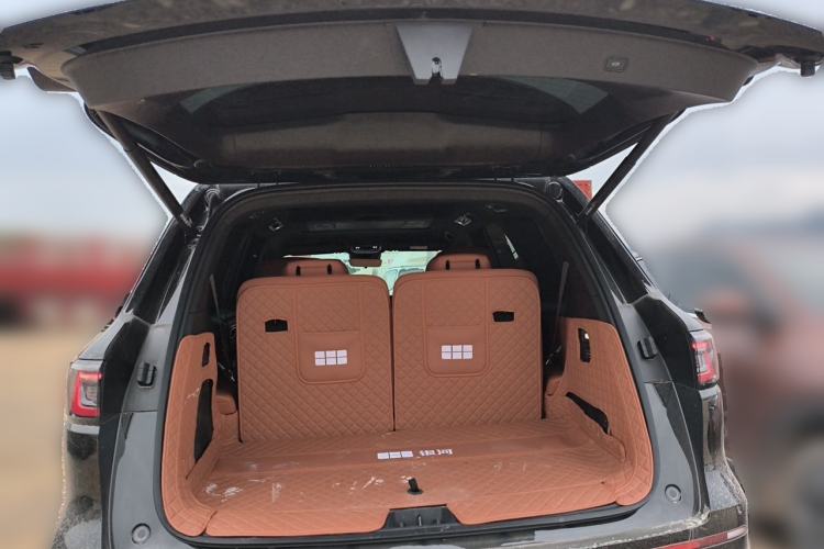 Used Geely Galaxy M9 2025 Model 230km Two-Wheel-Drive Exploration Edition Trunk