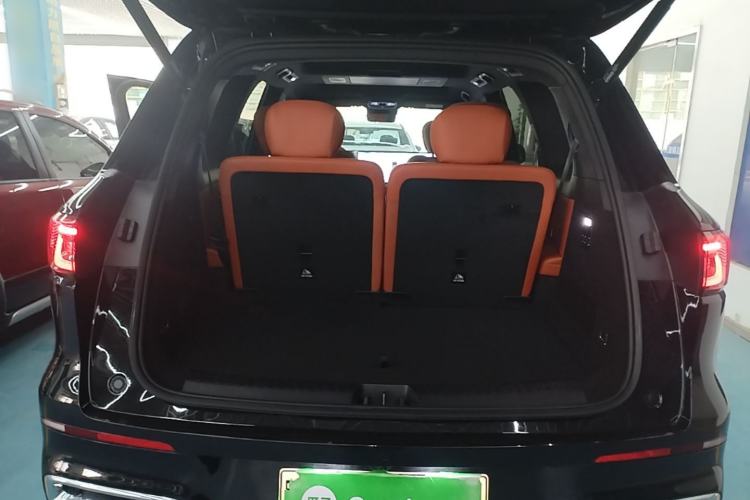 Used Geely Galaxy M9 2025 Model 210km Four-Wheel-Drive Leading Edition Trunk