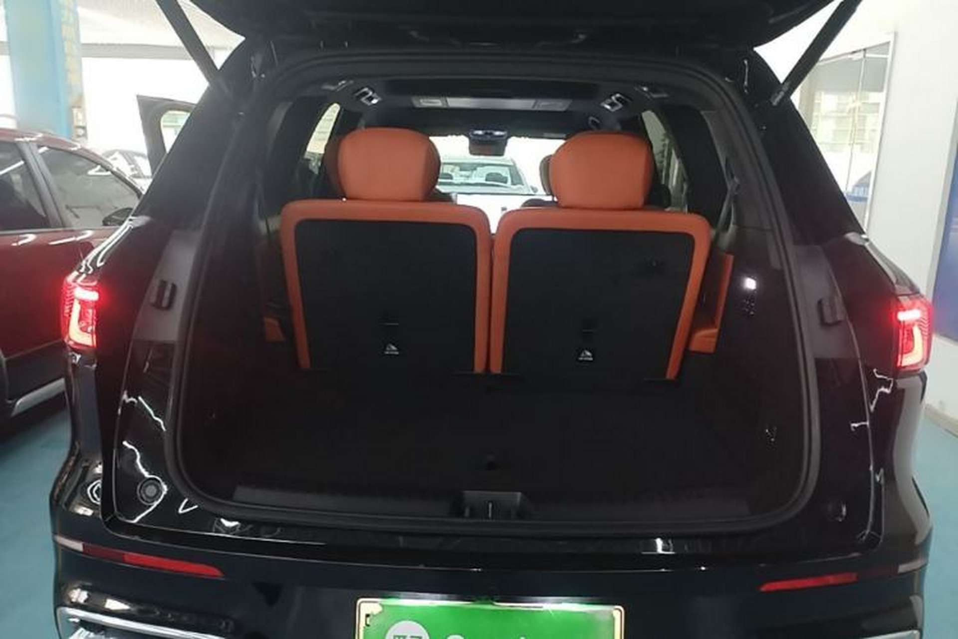 Used Geely Galaxy M9 2025 Model 210km Four-Wheel-Drive Leading Edition Trunk