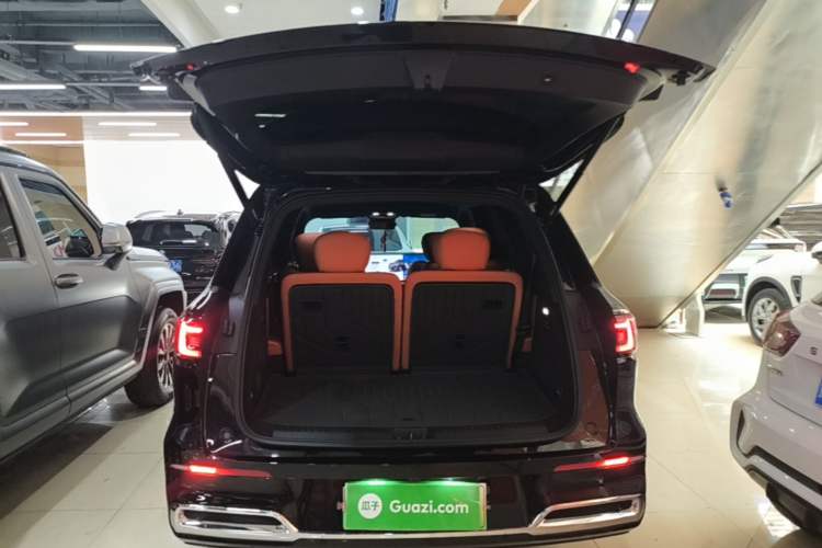 Used Geely Galaxy M9 2025 Model 210km Four-Wheel-Drive Leading Edition Trunk