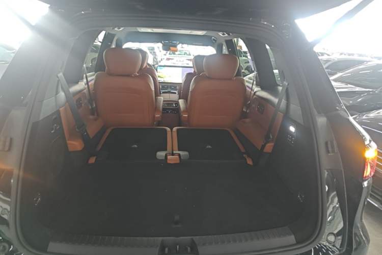 Used Geely Galaxy M9 2025 Model 210km Four-Wheel-Drive Leading Edition Trunk