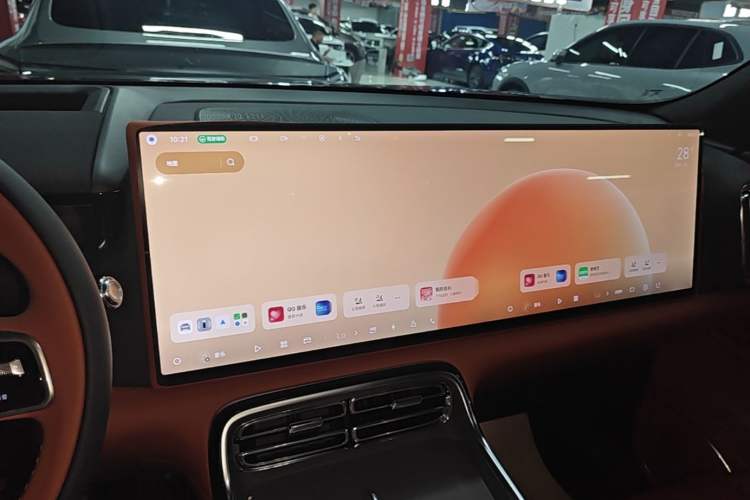 Used Geely Galaxy M9 2025 Model 230km Two-Wheel-Drive Exploration Edition Audio And AC Panel