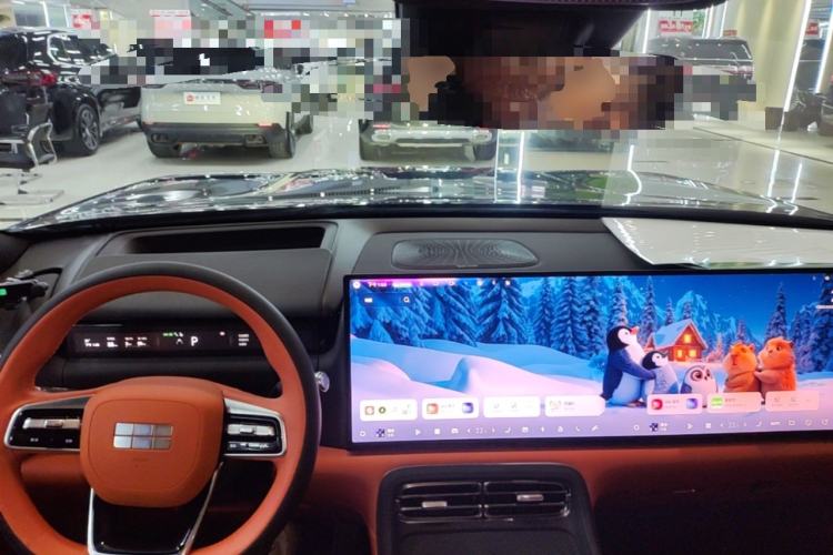 Used Geely Galaxy M9 2025 Model 210km Four-Wheel-Drive Leading Edition Center Console