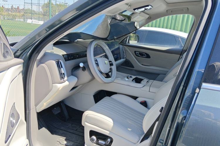 Used Geely Galaxy M9 2025 Model 210km Four-Wheel-Drive Leading Edition Driver Seat