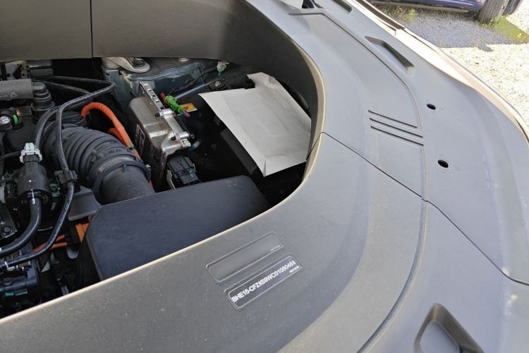 Used Geely Galaxy M9 2025 Model 210km Four-Wheel-Drive Leading Edition Engine Bay Left