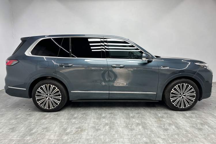 Used Geely Galaxy M9 2025 Model 210km Four-Wheel-Drive Leading Edition Exterior 1