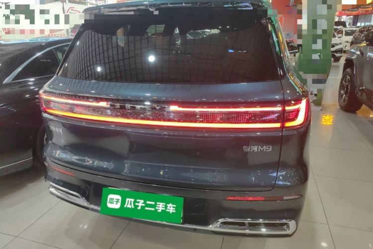Used Geely Galaxy M9 2025 Model 230km Two-Wheel-Drive Exploration Edition Exterior 4