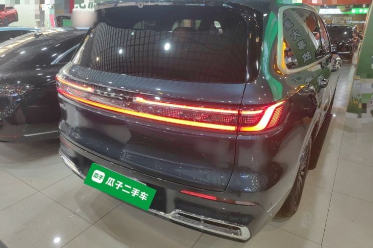 Used Geely Galaxy M9 2025 Model 230km Two-Wheel-Drive Exploration Edition Exterior 5