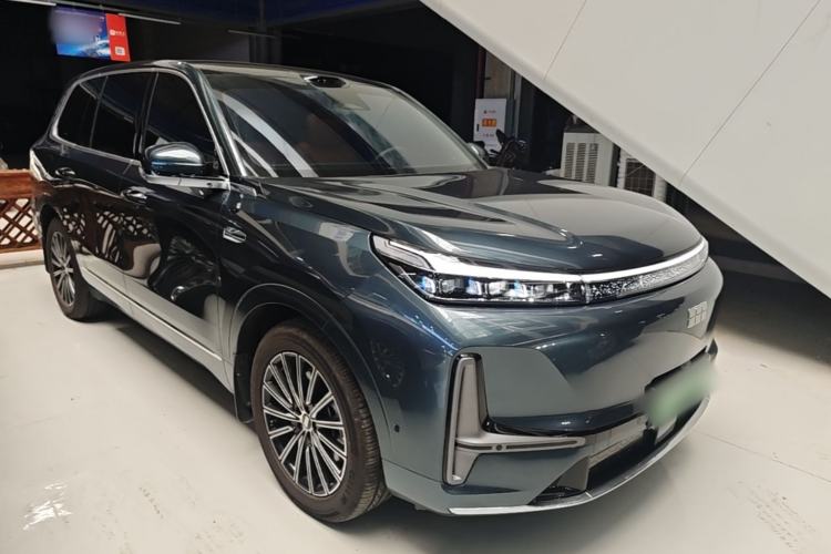 Used Geely Galaxy M9 2025 Model 210km Four-Wheel-Drive Leading Edition Front Right 45 Deg
