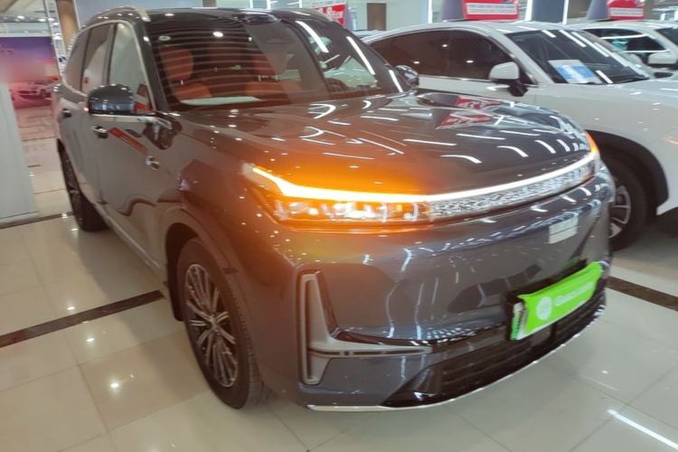 Used Geely Galaxy M9 2025 Model 210km Four-Wheel-Drive Leading Edition Front Right 45 Deg