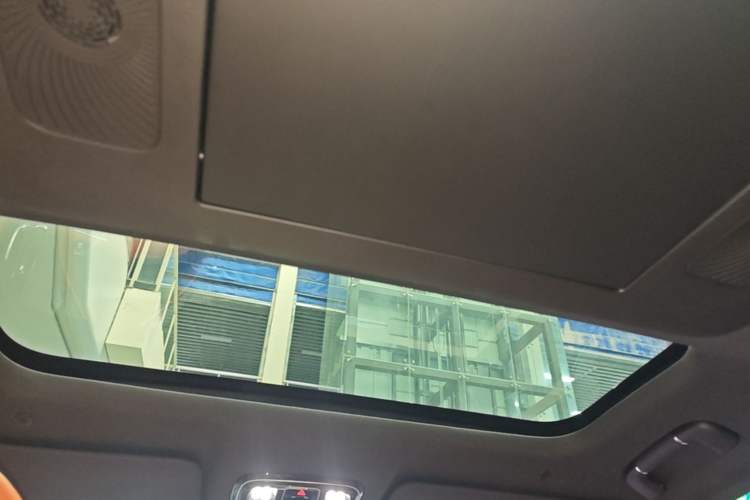 Used Geely Galaxy M9 2025 Model 210km Four-Wheel-Drive Leading Edition Headliner