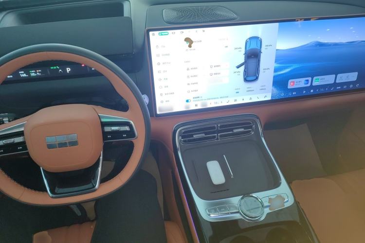 Used Geely Galaxy M9 2025 Model 230km Two-Wheel-Drive Exploration Edition Interior 2