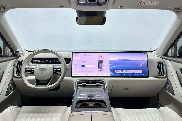 Used Geely Galaxy M9 2025 Model 210km Four-Wheel-Drive Leading Edition Interior 4