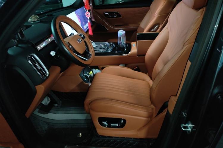 Used Geely Galaxy M9 2025 Model 230km Two-Wheel-Drive Exploration Edition Left Front Seat