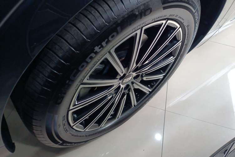 Used Geely Galaxy M9 2025 Model 230km Two-Wheel-Drive Exploration Edition Left Front Wheel Hub