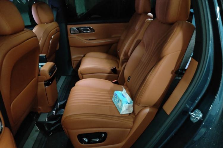 Used Geely Galaxy M9 2025 Model 230km Two-Wheel-Drive Exploration Edition Left Rear Seat