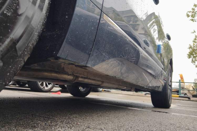 Used Geely Galaxy M9 2025 Model 230km Two-Wheel-Drive Exploration Edition Left Side Sill