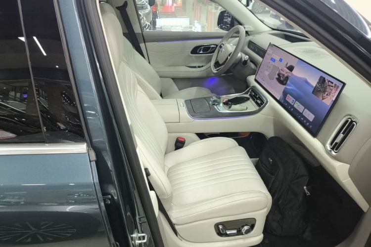 Used Geely Galaxy M9 2025 Model 210km Four-Wheel-Drive Leading Edition Right Front Seat