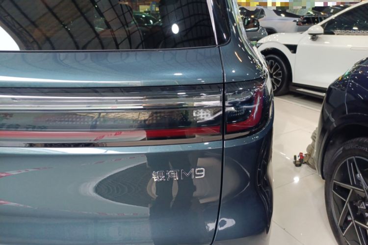 Used Geely Galaxy M9 2025 Model 230km Two-Wheel-Drive Exploration Edition Right Rear Taillight