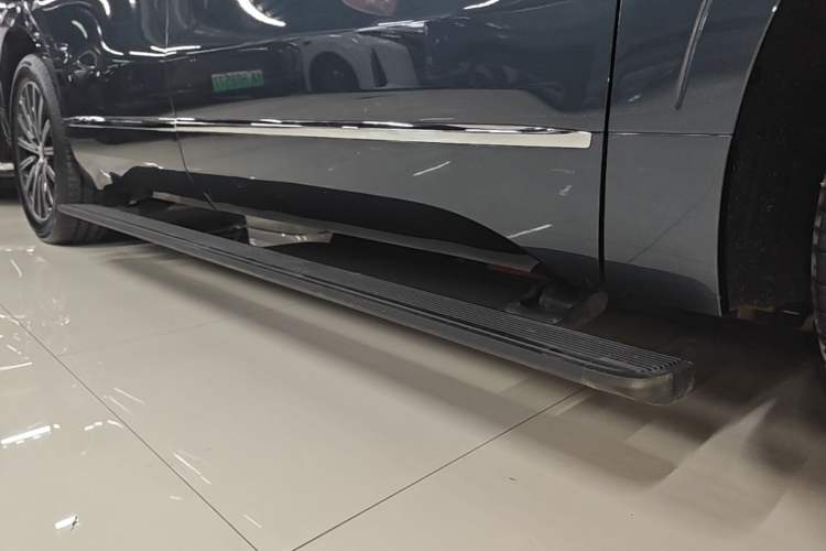 Used Geely Galaxy M9 2025 Model 230km Two-Wheel-Drive Exploration Edition Right Side Sill
