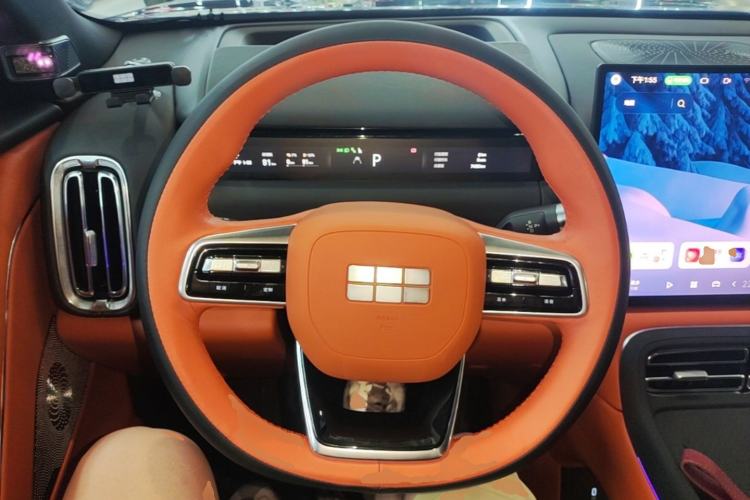 Used Geely Galaxy M9 2025 Model 210km Four-Wheel-Drive Leading Edition Steering Wheel