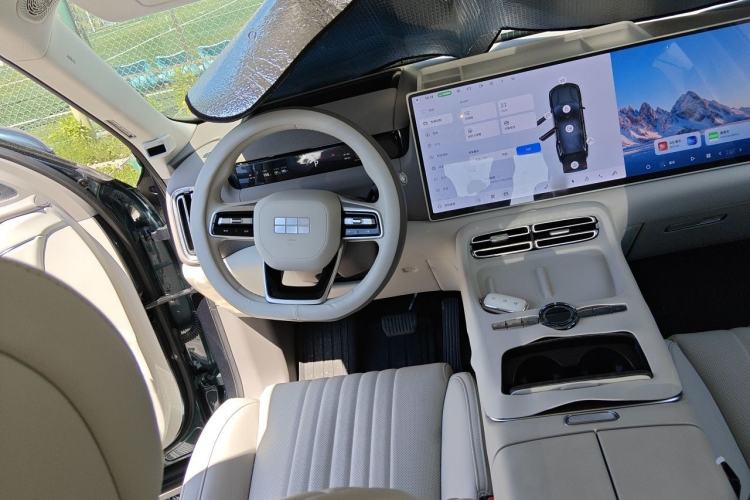 Used Geely Galaxy M9 2025 Model 210km Four-Wheel-Drive Leading Edition Steering Wheel