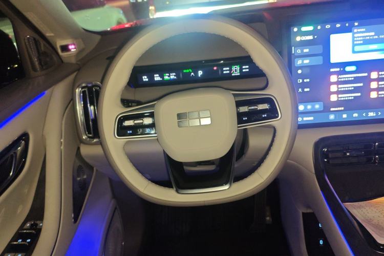 Used Geely Galaxy M9 2025 Model 230km Two-Wheel-Drive Exploration Edition Steering Wheel
