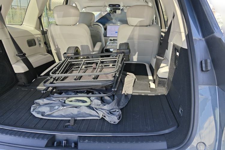 Used Geely Galaxy M9 2025 Model 210km Four-Wheel-Drive Leading Edition Trunk
