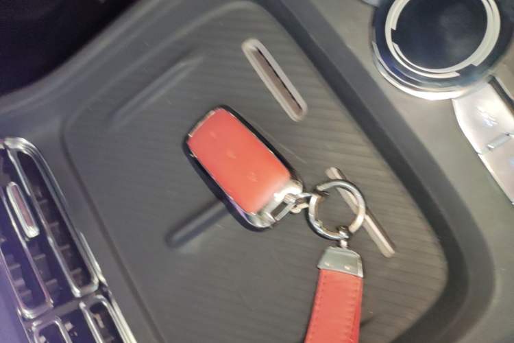Used Geely Galaxy M9 2025 Model 210km Four-Wheel-Drive Leading Edition Vehicle Key