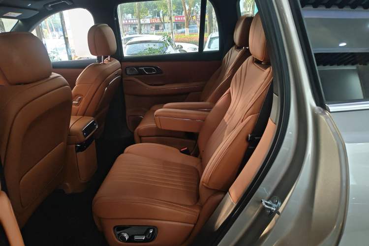 Used Geely Galaxy M9 2025 Model 230km Two-Wheel-Drive Exploration Edition Left Rear Seat