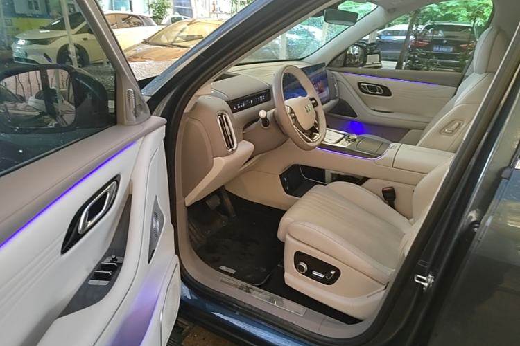 Used Geely Galaxy M9 2025 Model 230km Two-Wheel-Drive Exploration Edition Driver Seat